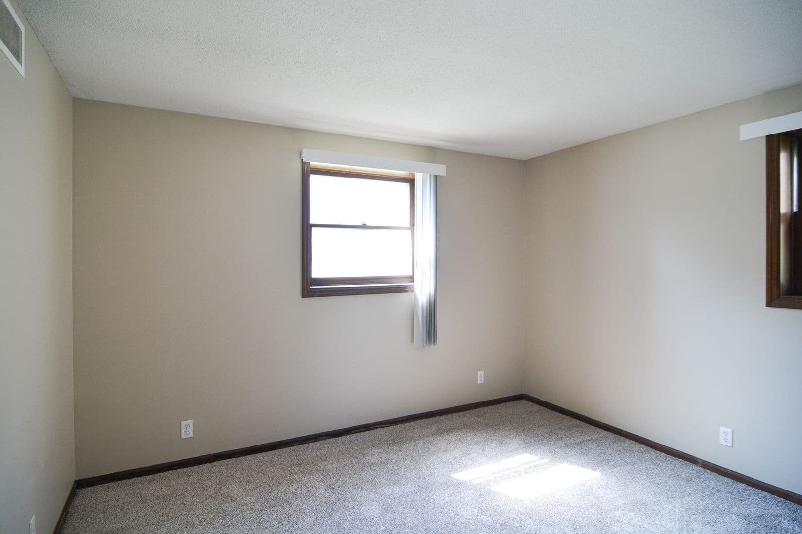 Omaha Apartment: 11766 Wakeley Plz