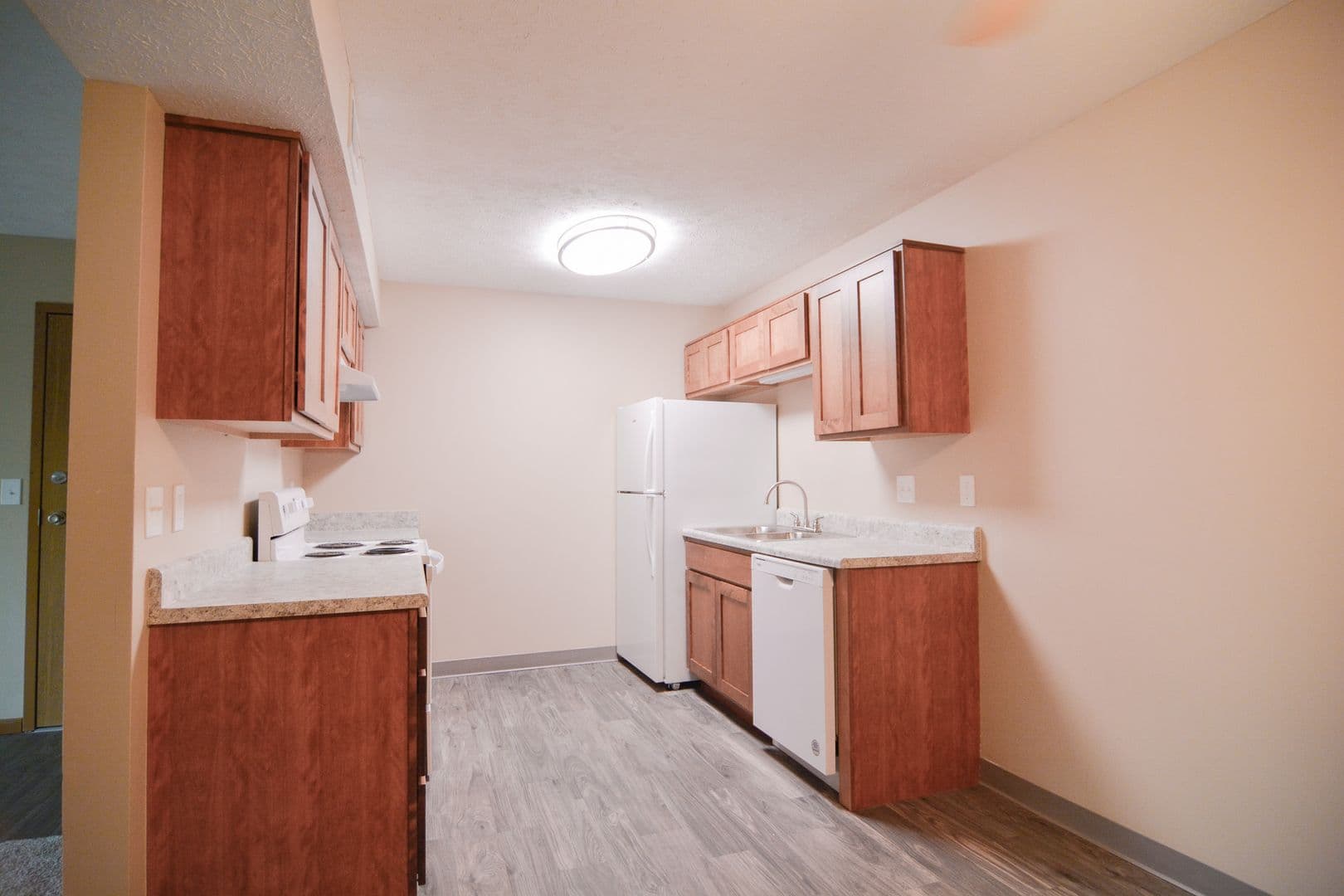Bellevue Apartment: 14812 Normandy Blvd