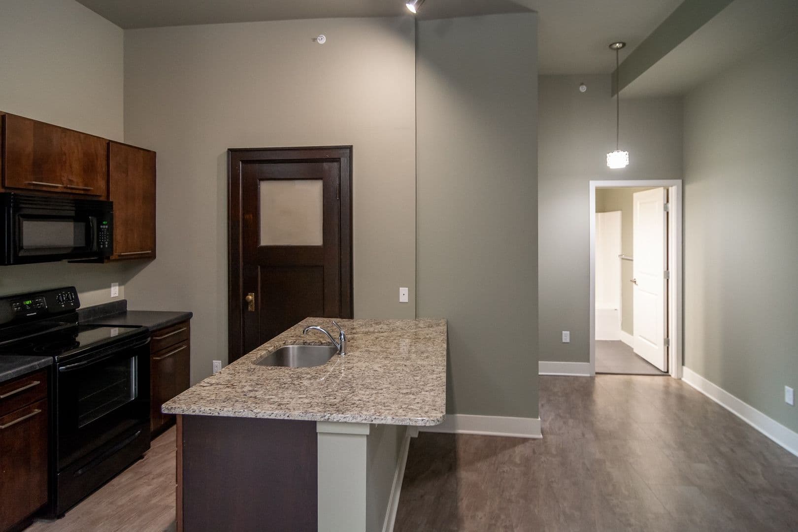 Omaha Apartment: 306 S 24th Street