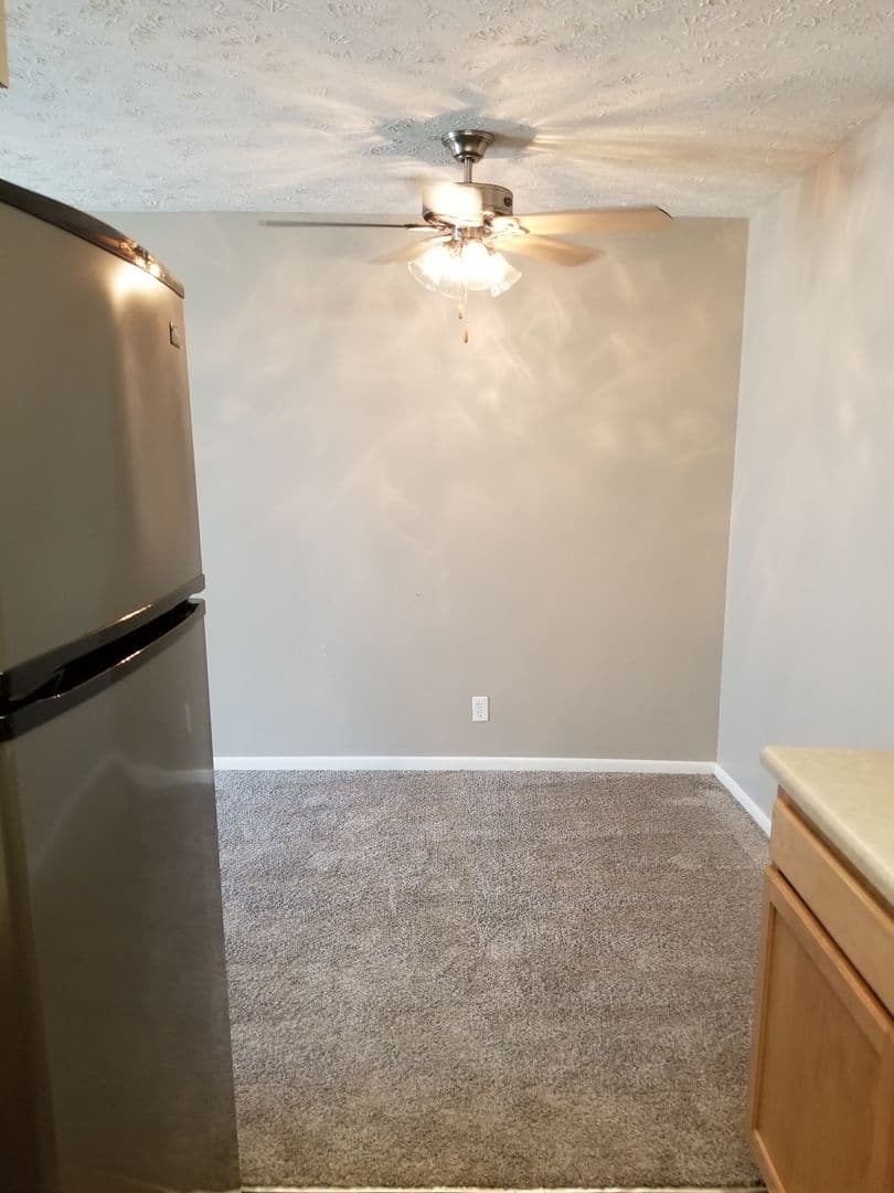 Omaha Apartment: 6917 Wright Plz