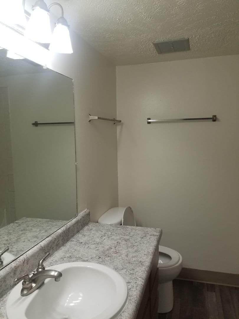 Omaha Apartment: 6917 Wright Plz