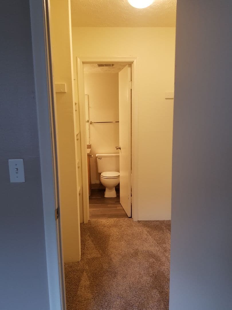 Omaha Apartment: 6917 Wright Plz
