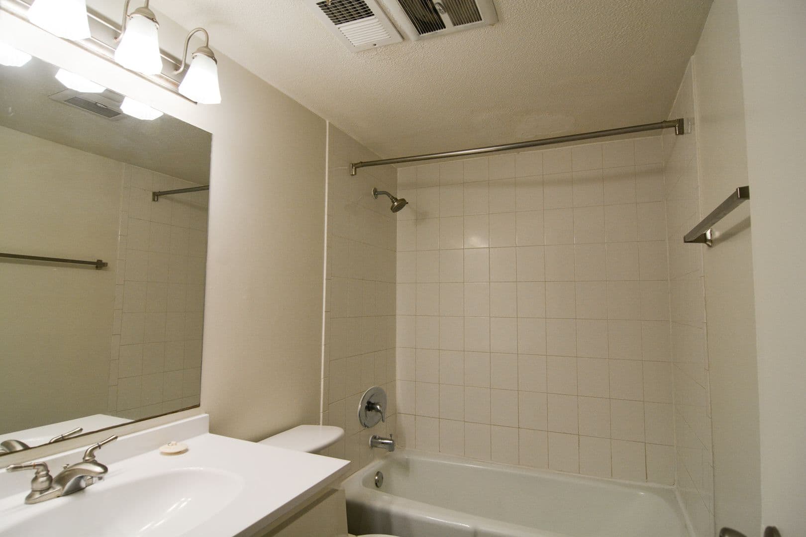 Omaha Apartment: 8500 Ohern