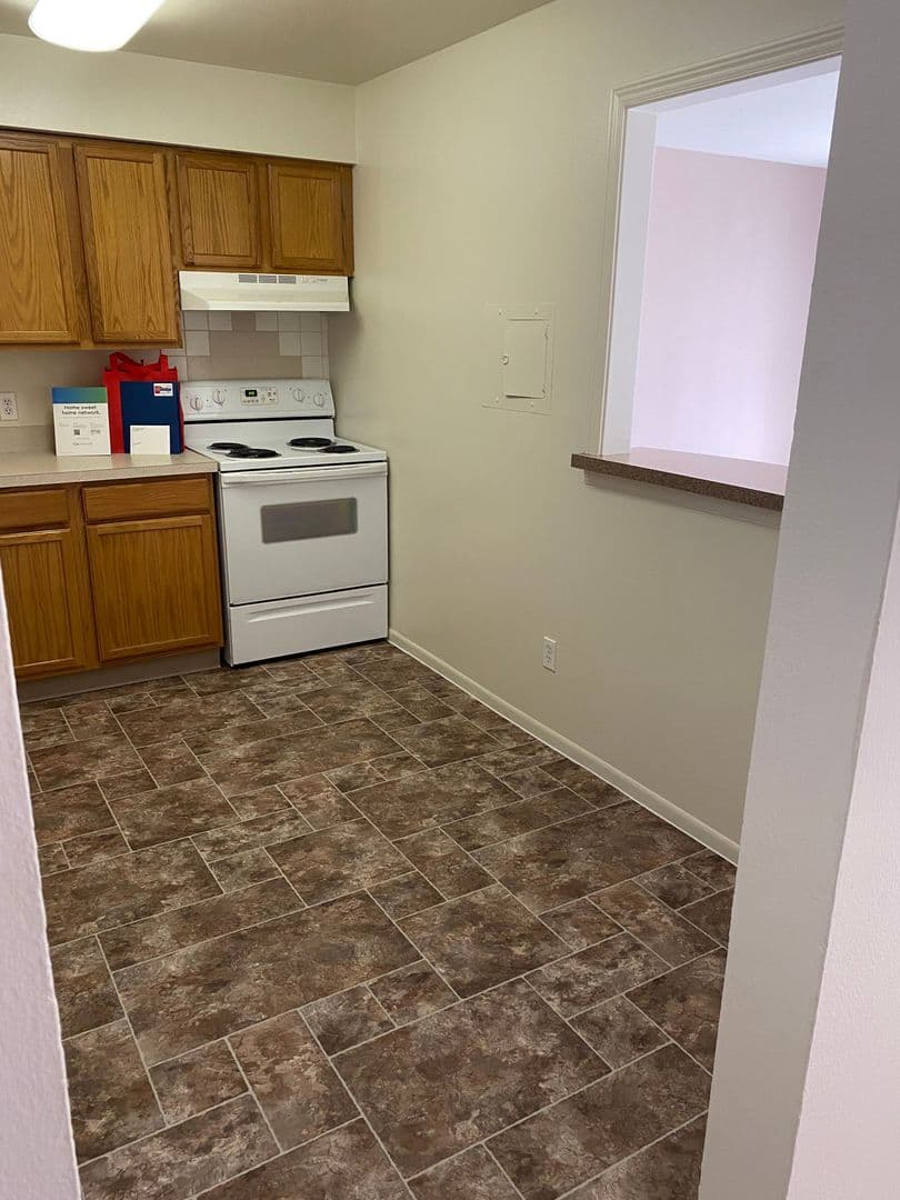 Omaha Apartment: 5806 S 141st Plz