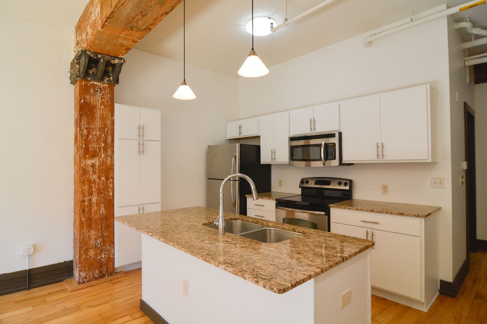 Omaha Apartment: 424 S. 12th Street