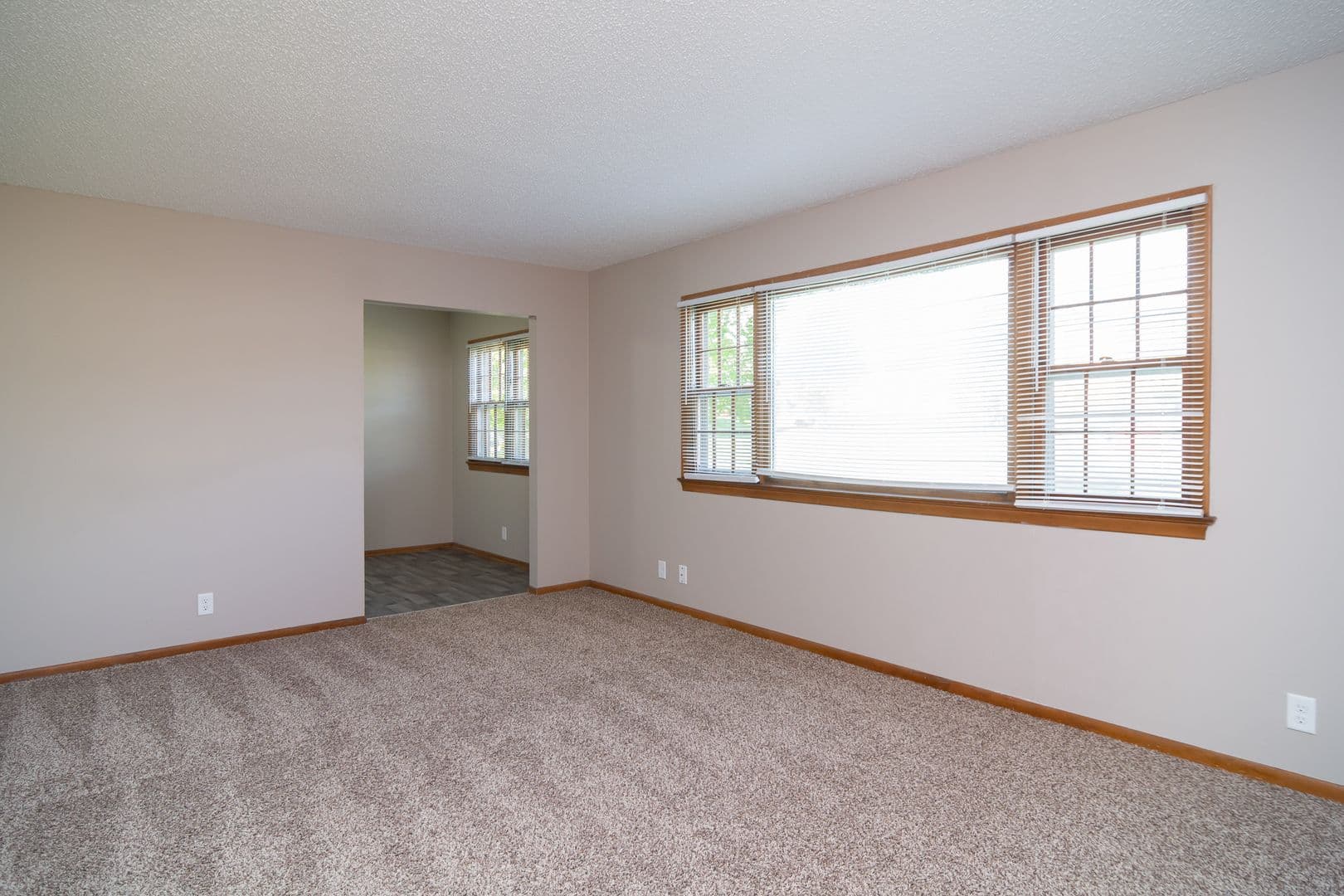 Omaha Apartment: 2323 Village Court