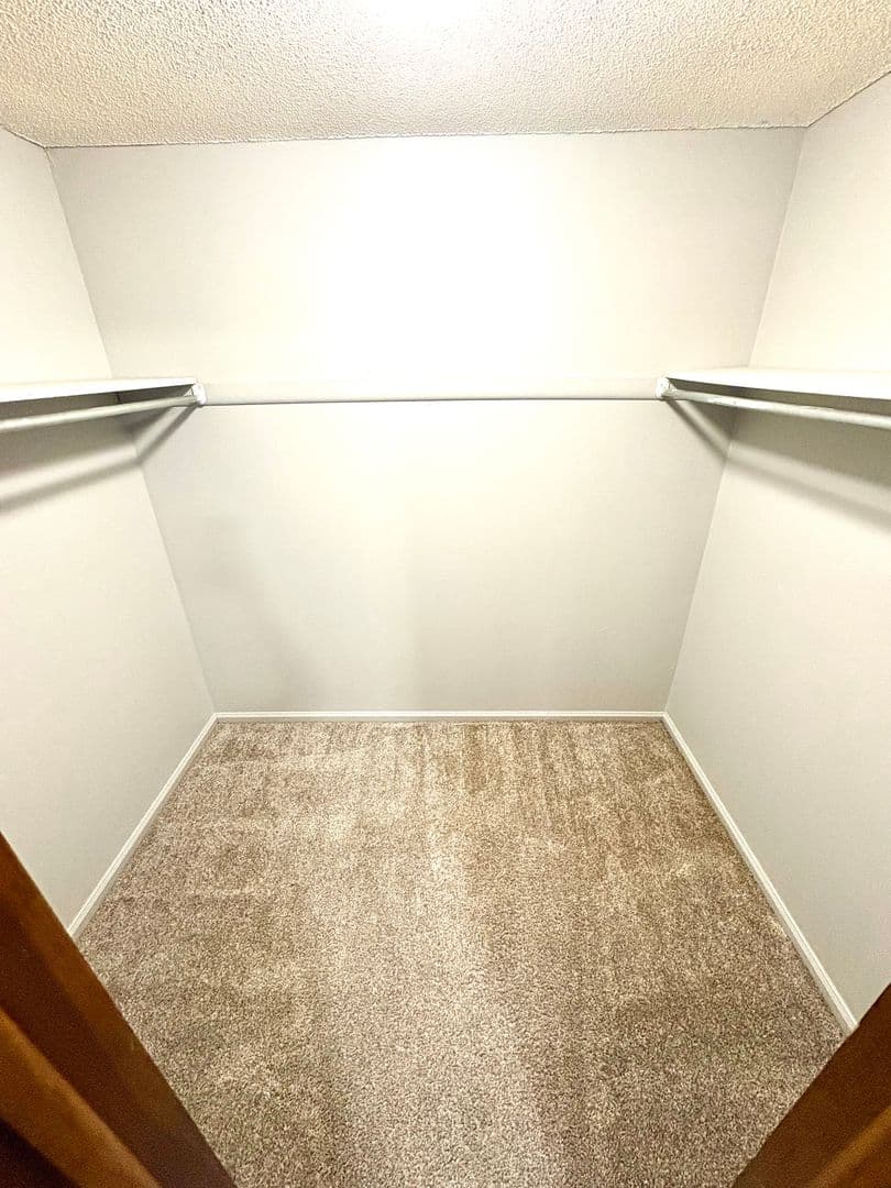 Omaha Apartment: 11766 Wakeley Plz