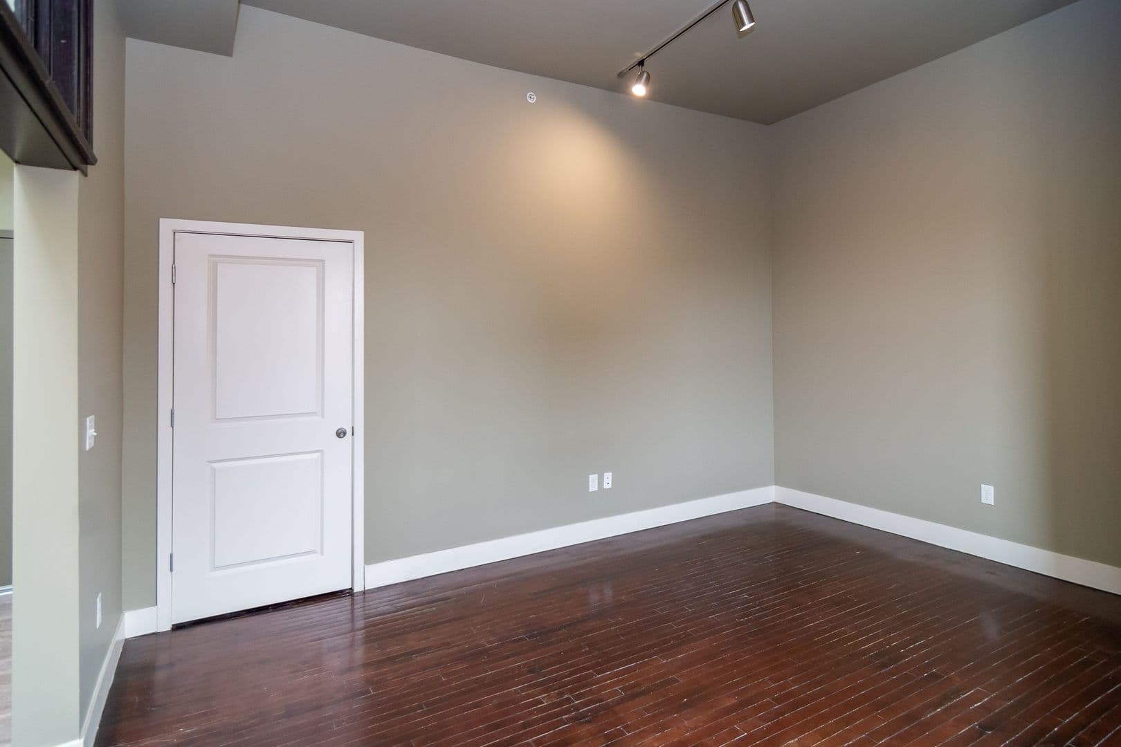 Omaha Apartment: 306 S 24th Street
