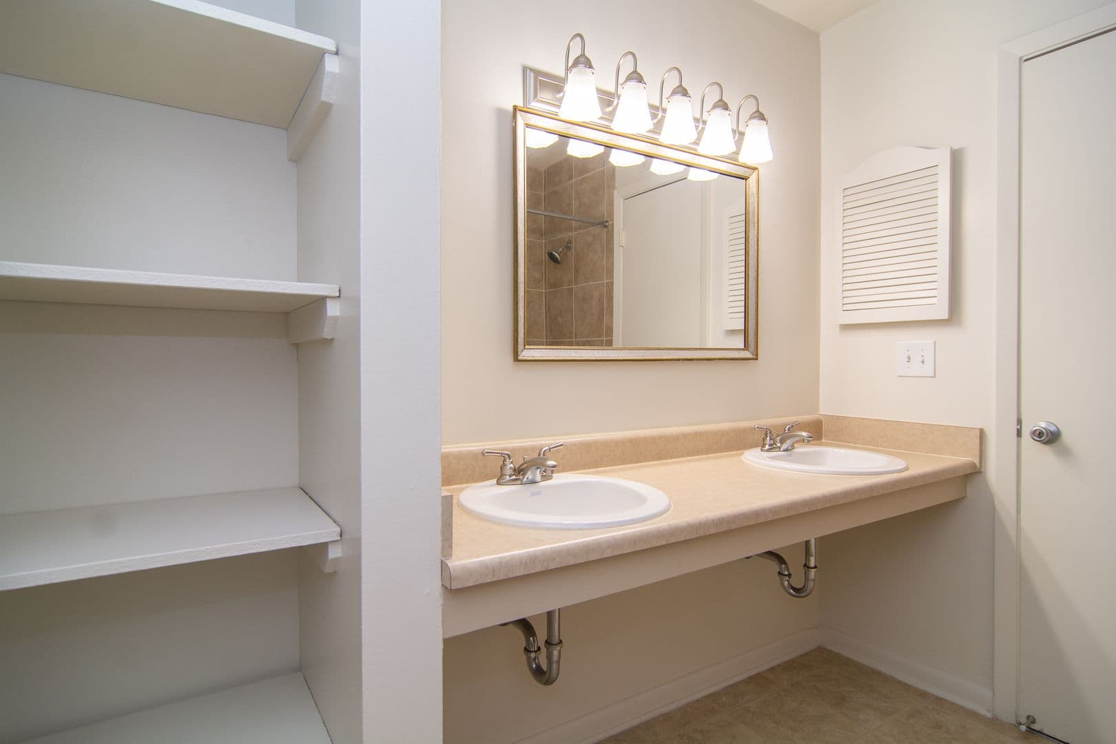 Omaha Townhome: 556 N 88th Plz