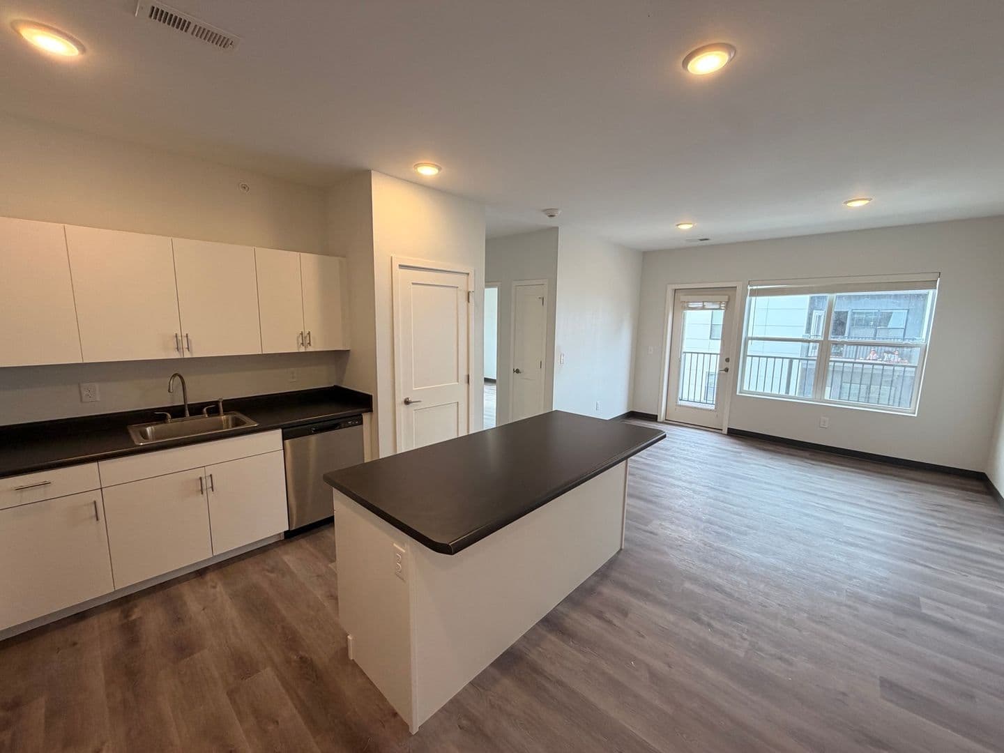 Lincoln Apartment: 420 South 18th Street