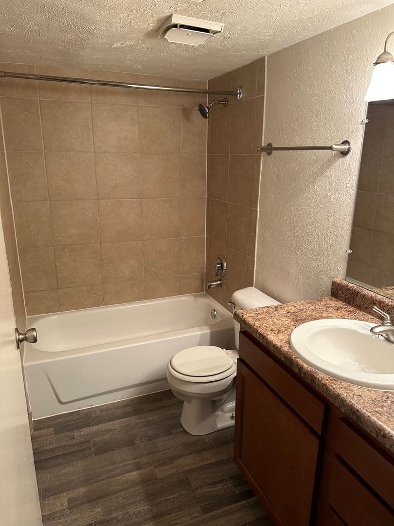 Omaha Apartment: 5344 S 99th Street