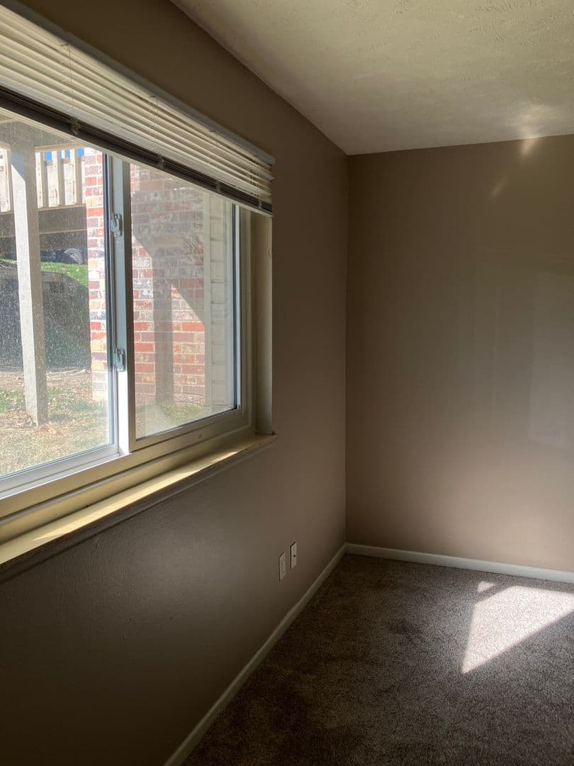 Omaha Apartment: 6917 Wright Plz