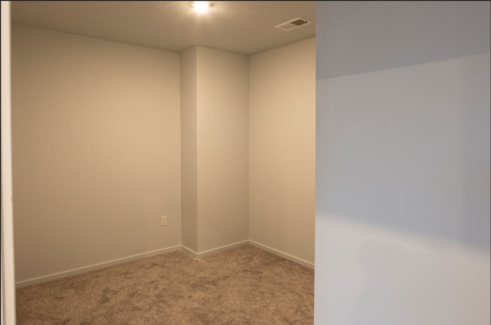 Omaha Apartment: 1120 N 20th Street