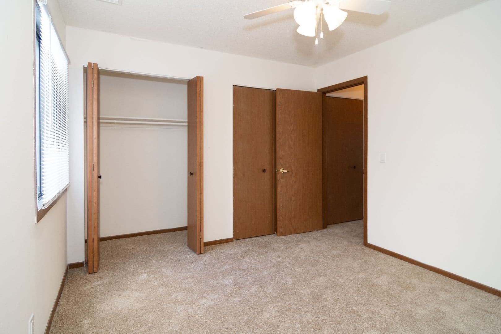 Omaha Apartment: 3222 S 68th Plaza