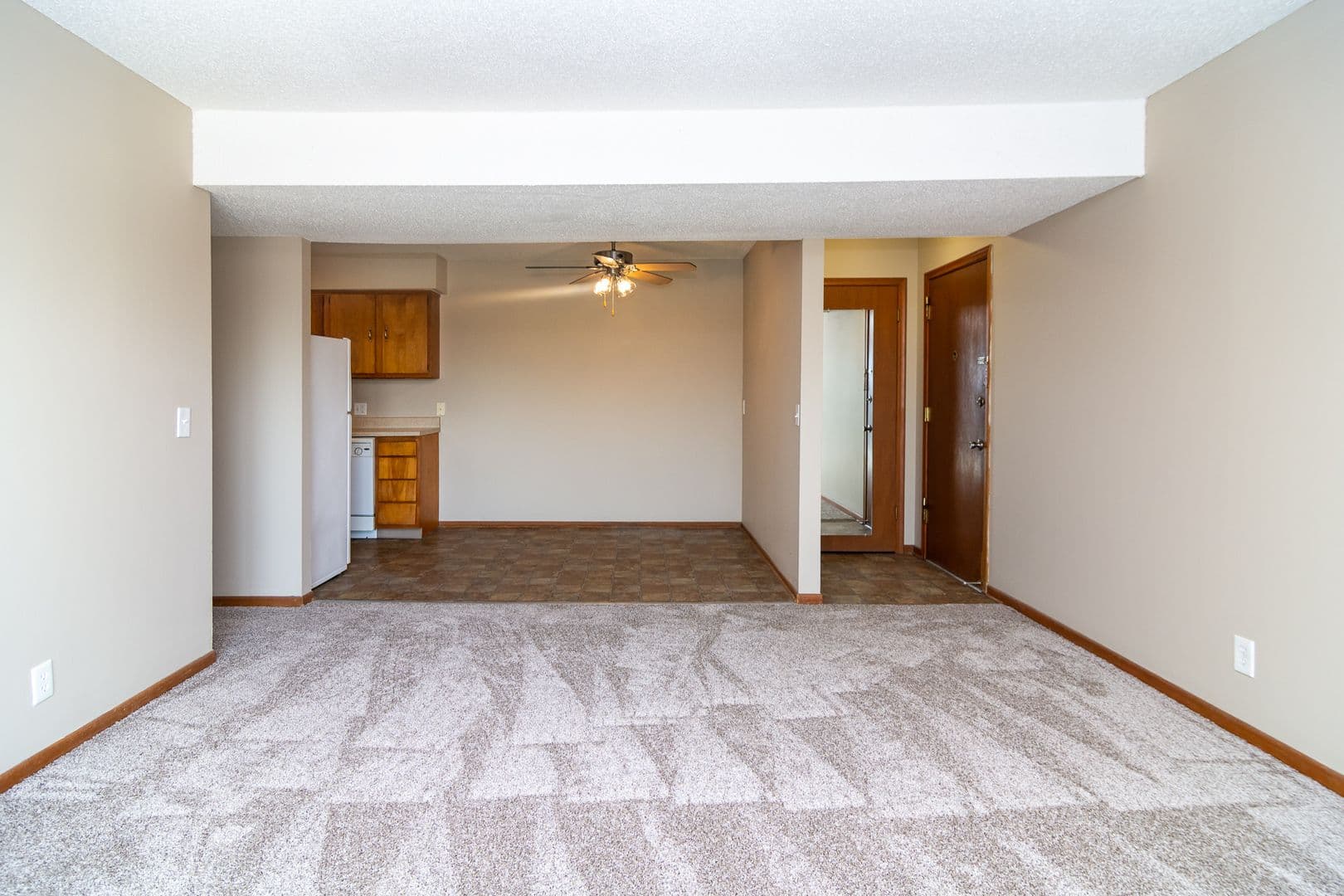 Omaha Apartment: 556 N 88th Plz