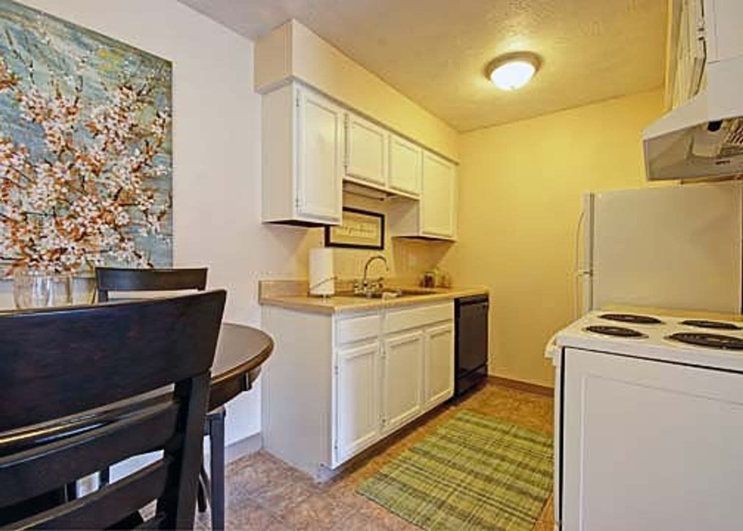 Omaha Apartment: 950 S 69th Street