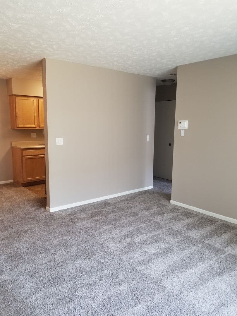Omaha Apartment: 6917 Wright Plz