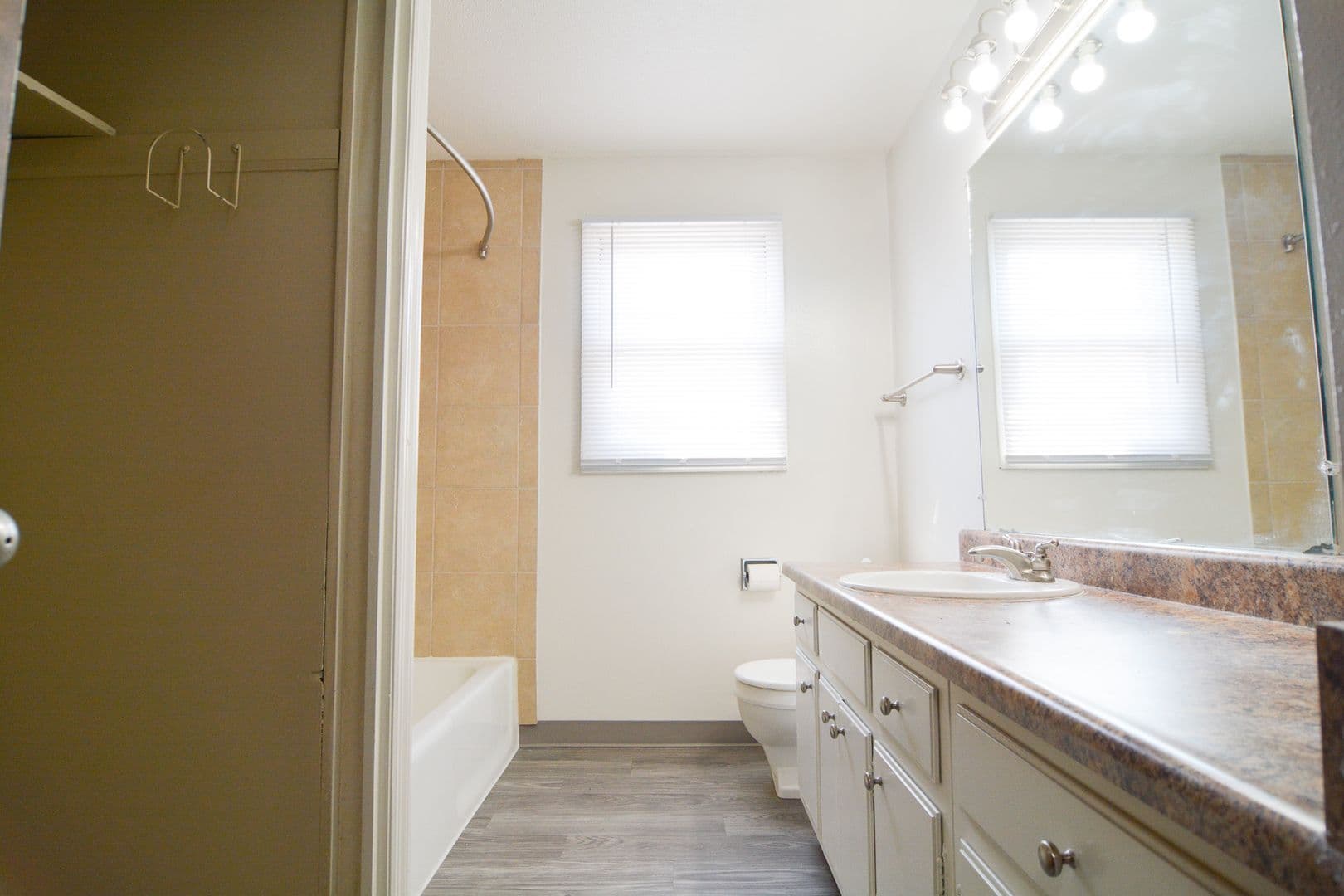 Omaha Apartment: 11766 Wakeley Plz