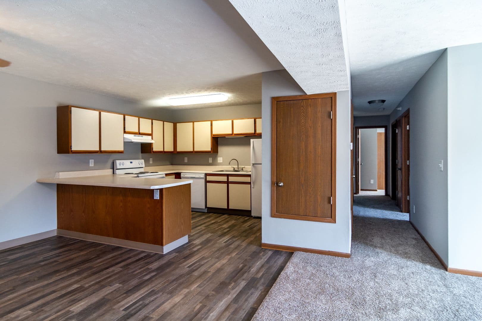 Bellevue Apartment: 14812 Normandy Blvd