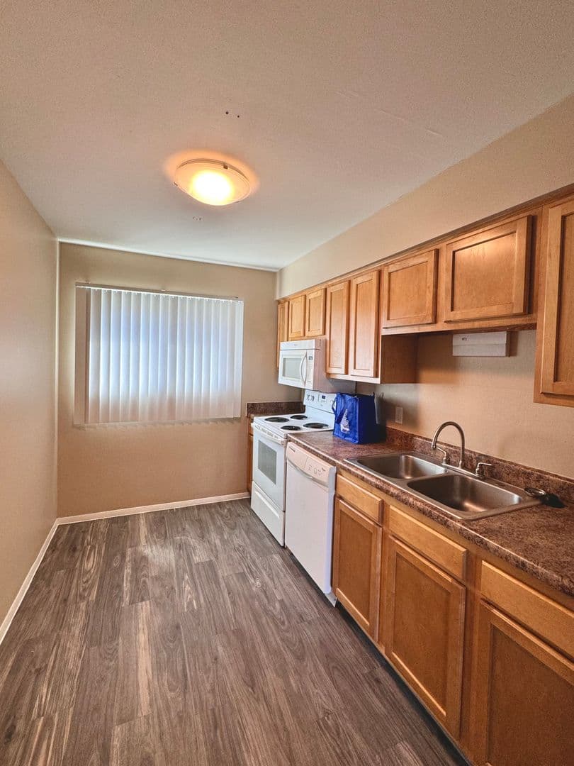 Omaha Apartment: 2306 Village Court