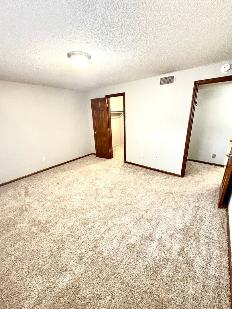 Omaha Apartment: 11766 Wakeley Plz