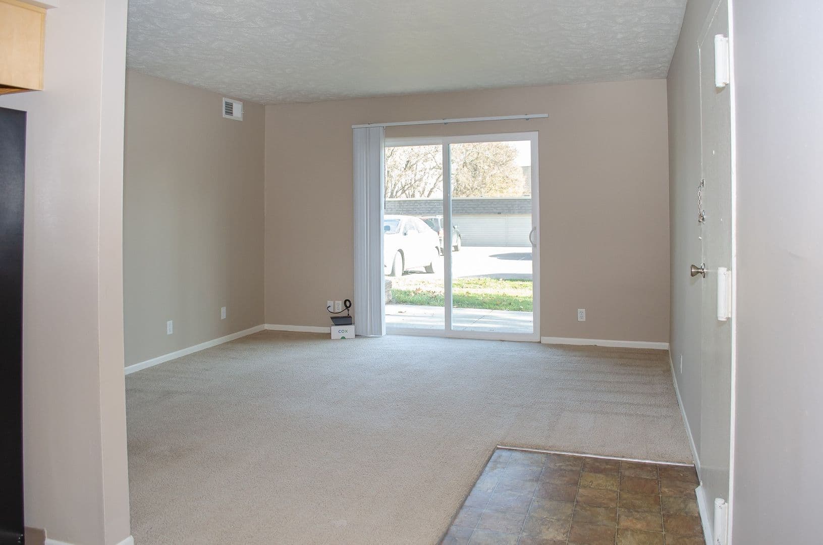 Omaha Apartment: 6917 Wright Plz