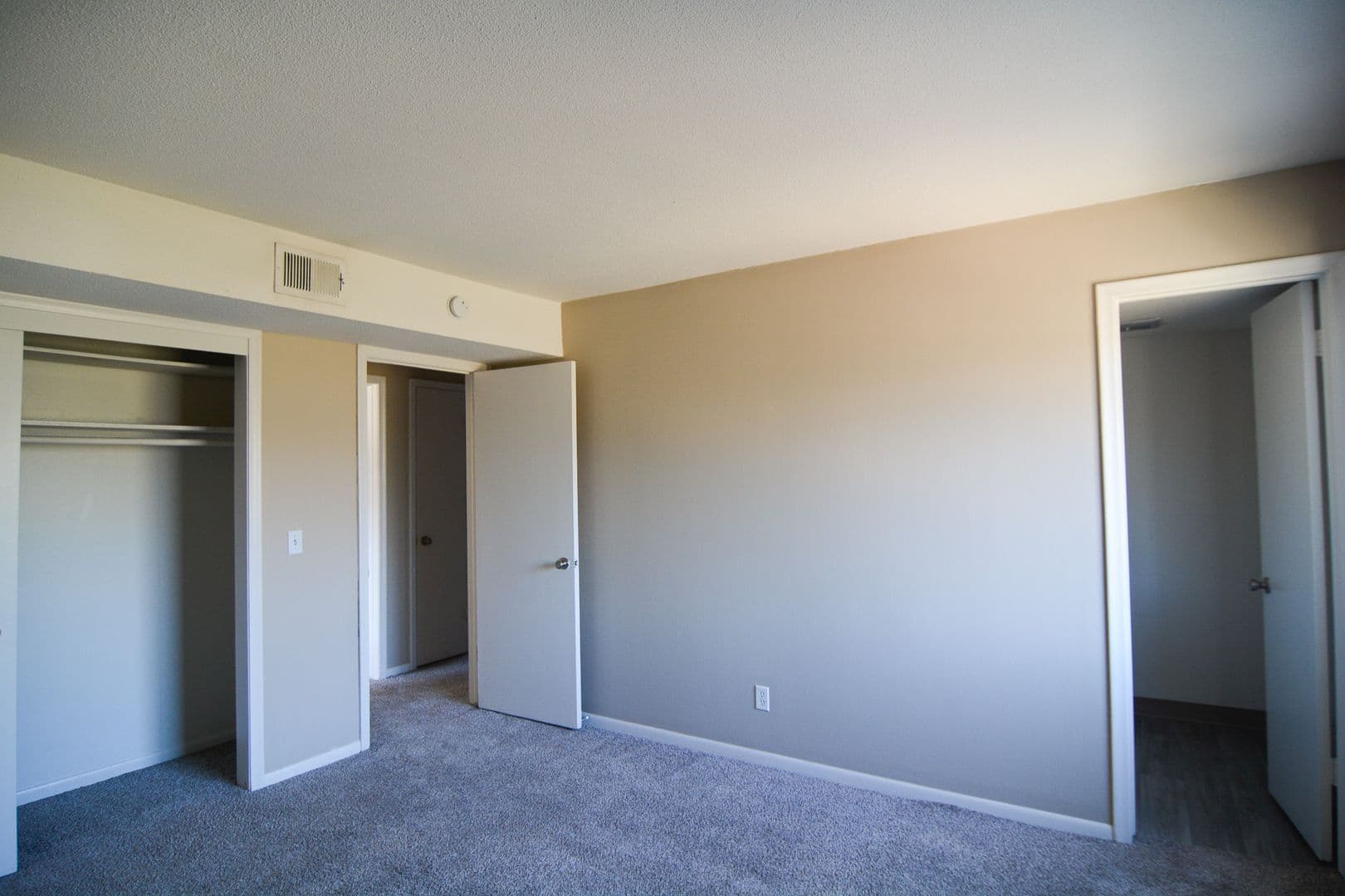 Omaha Apartment: 8500 Ohern
