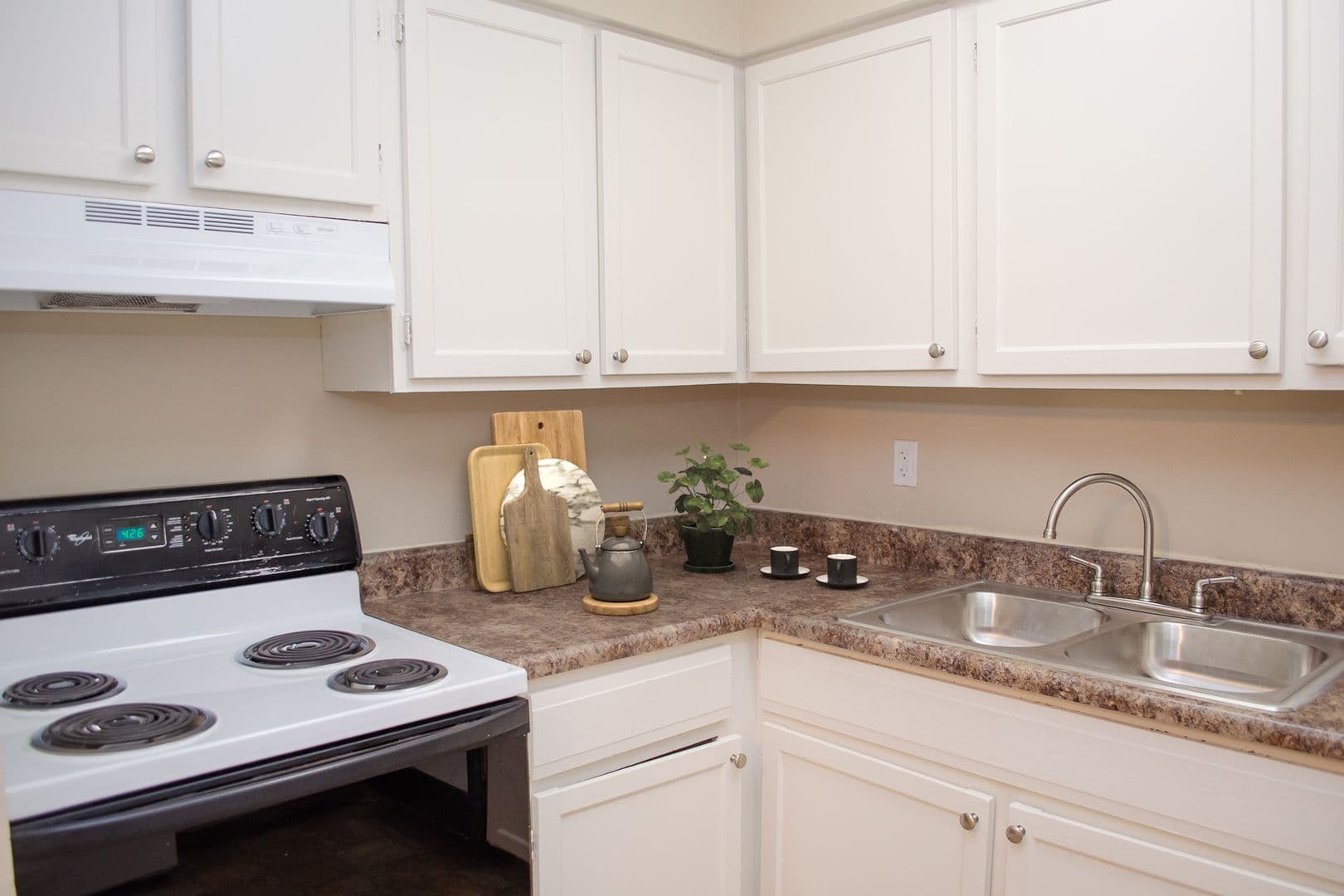 Omaha Apartment: 8500 Ohern