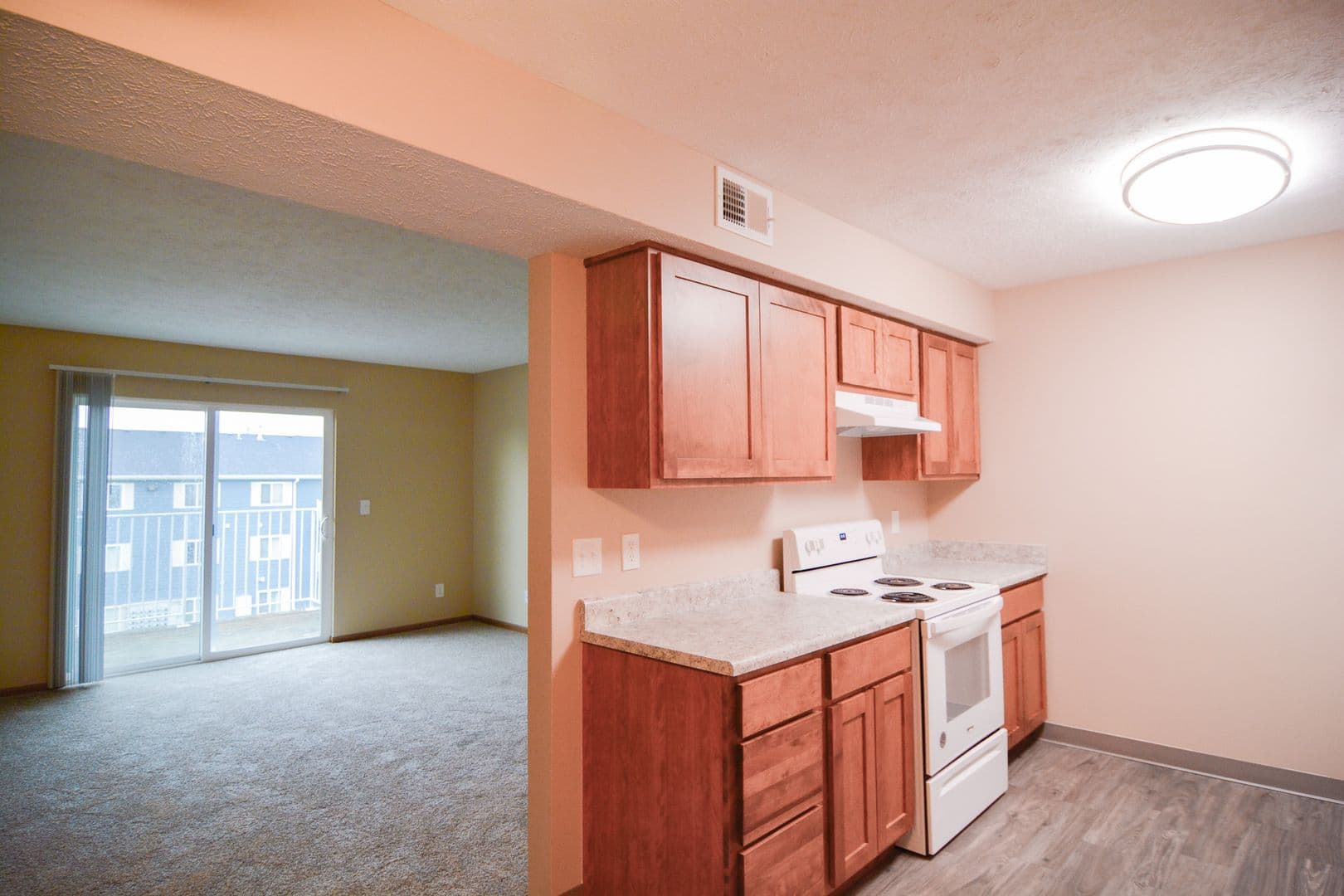 Bellevue Apartment: 14812 Normandy Blvd