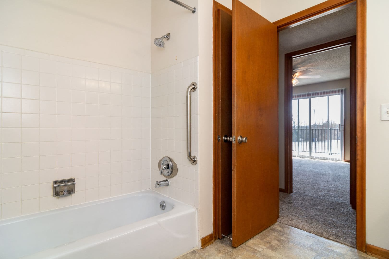 Omaha Apartment: 556 N 88th Plz