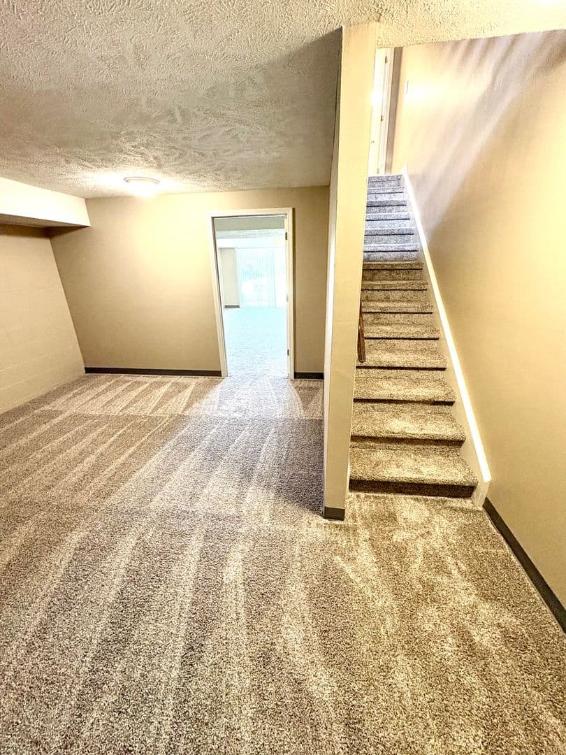 Omaha Apartment: 3625 N 112th Ave