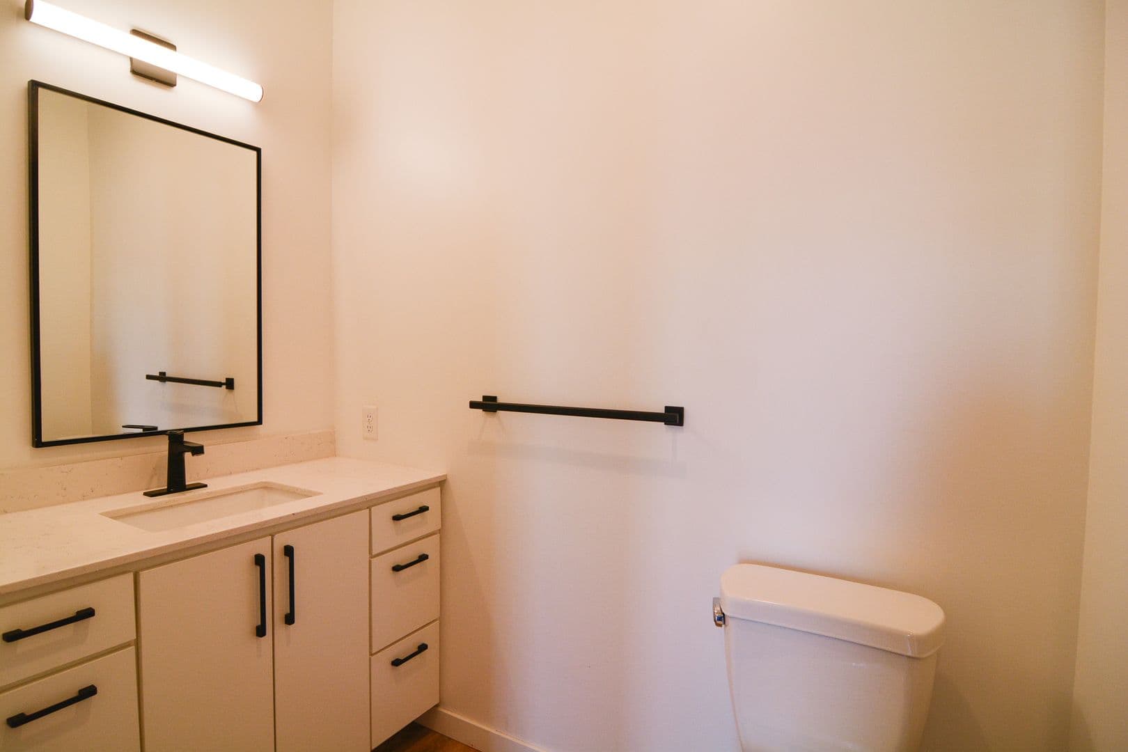 Omaha Apartment: 925 Pierce Street