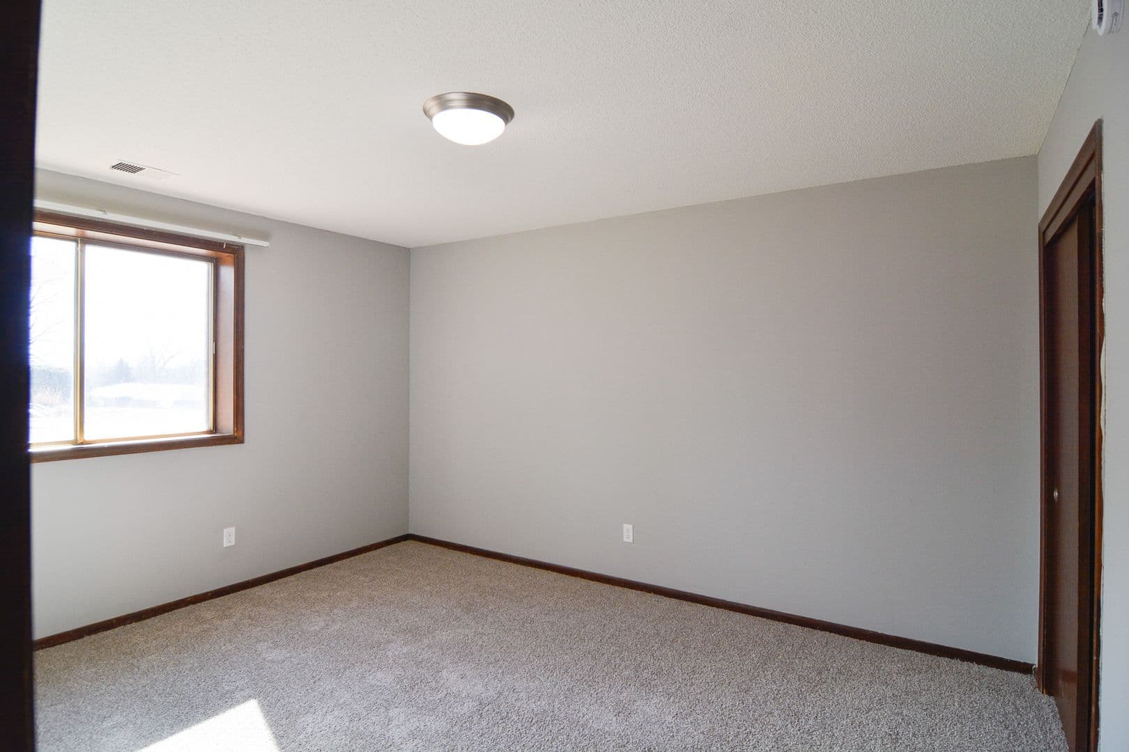Bellevue Apartment: 1511 Thomas Drive