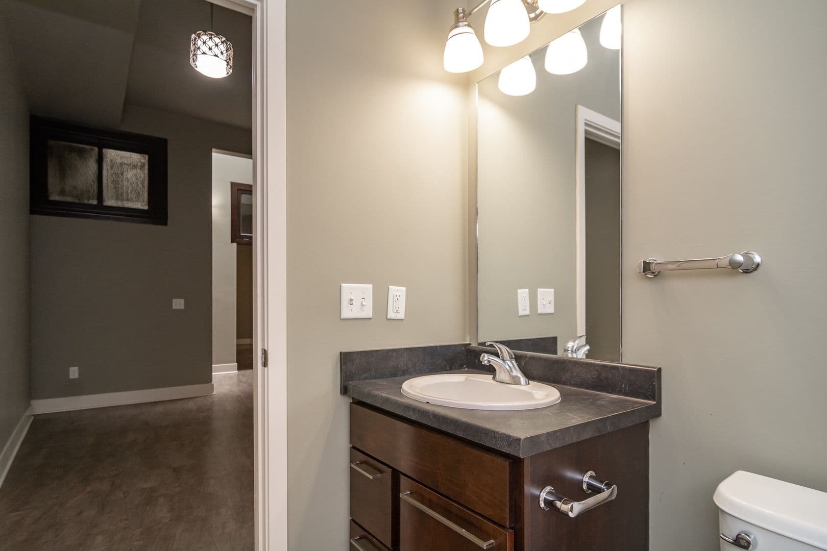 Omaha Apartment: 306 S 24th Street
