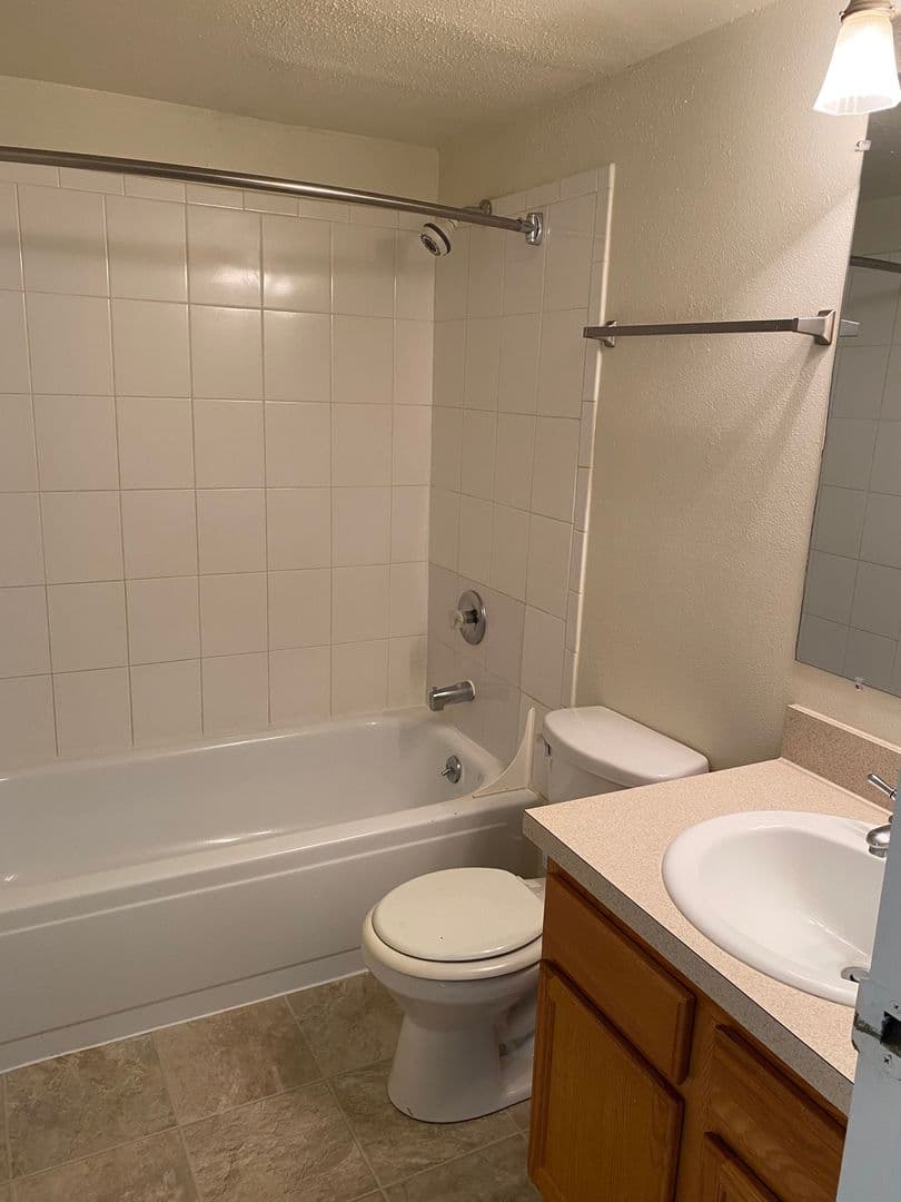Omaha Apartment: 5806 S 141st Plz