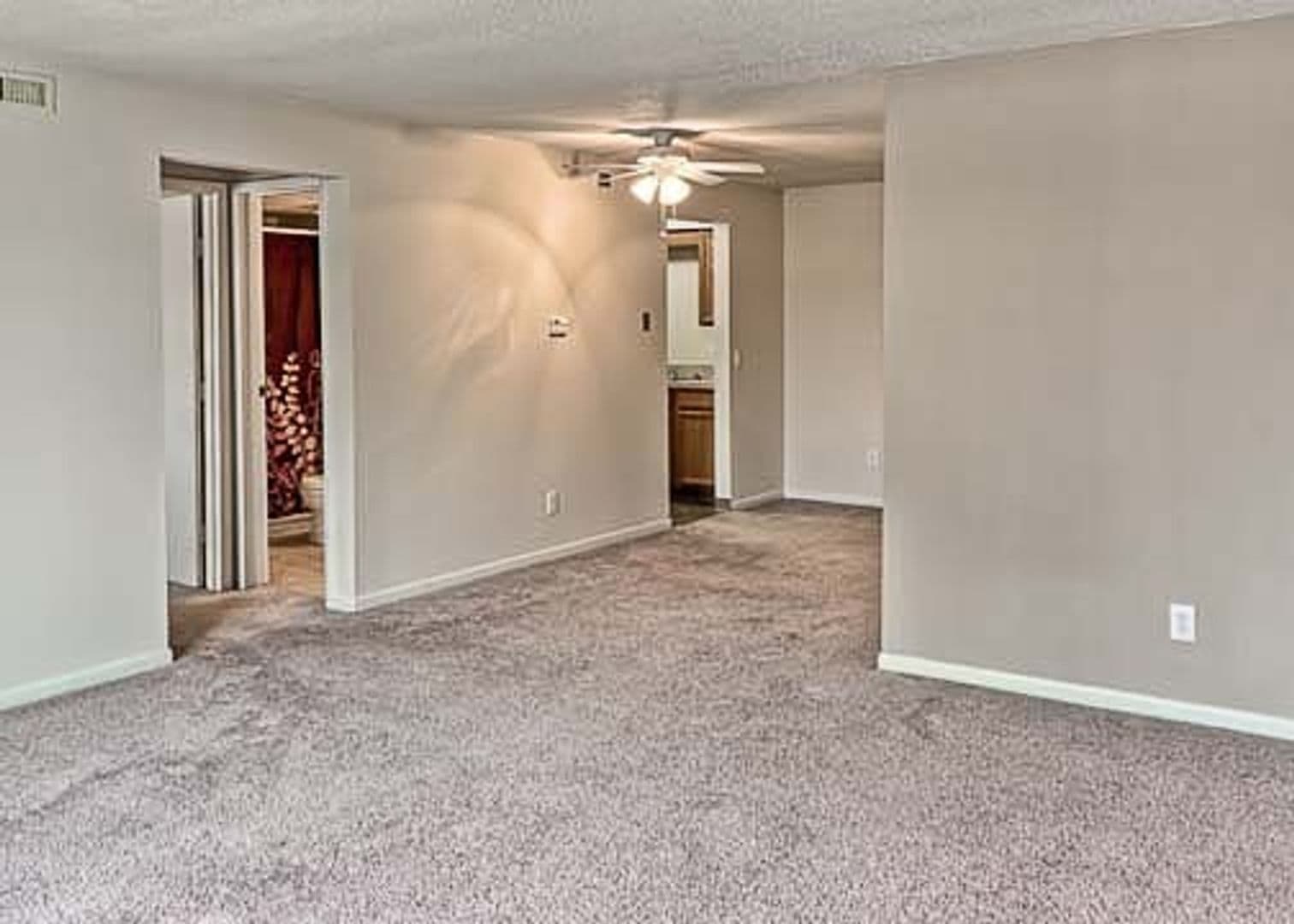 Omaha Apartment: 5806 S 141st Plz