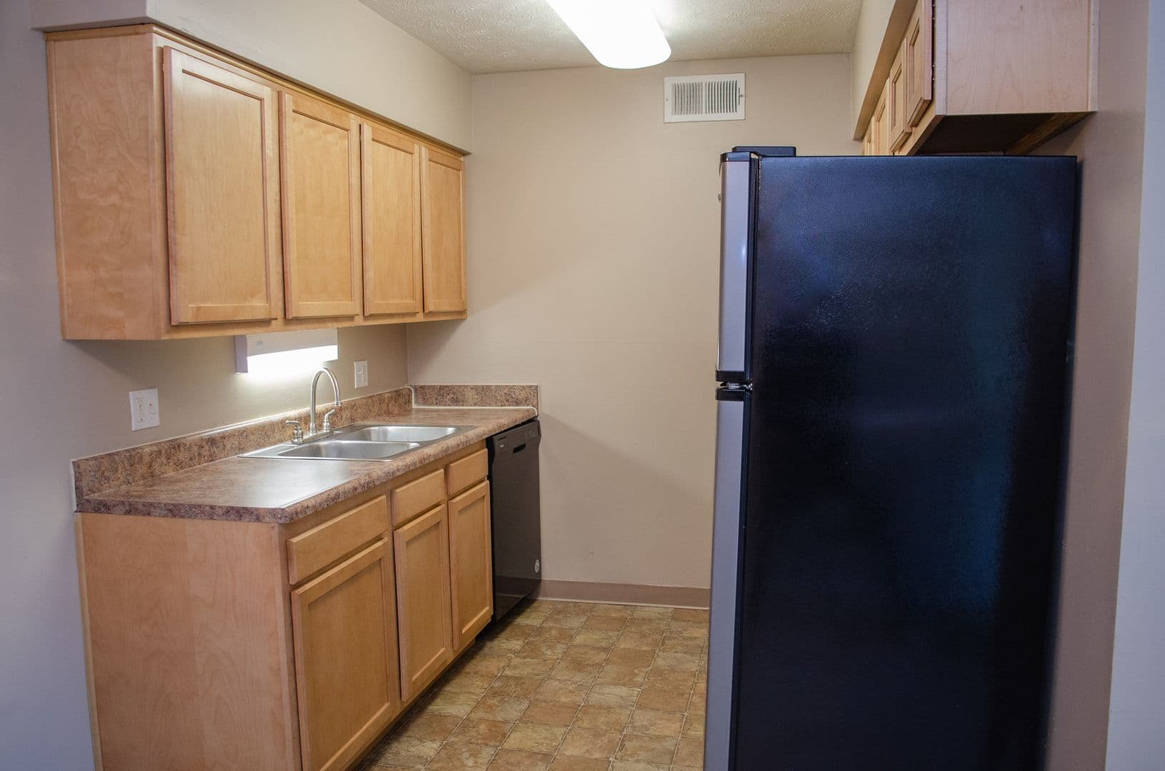 Omaha Apartment: 6917 Wright Plz
