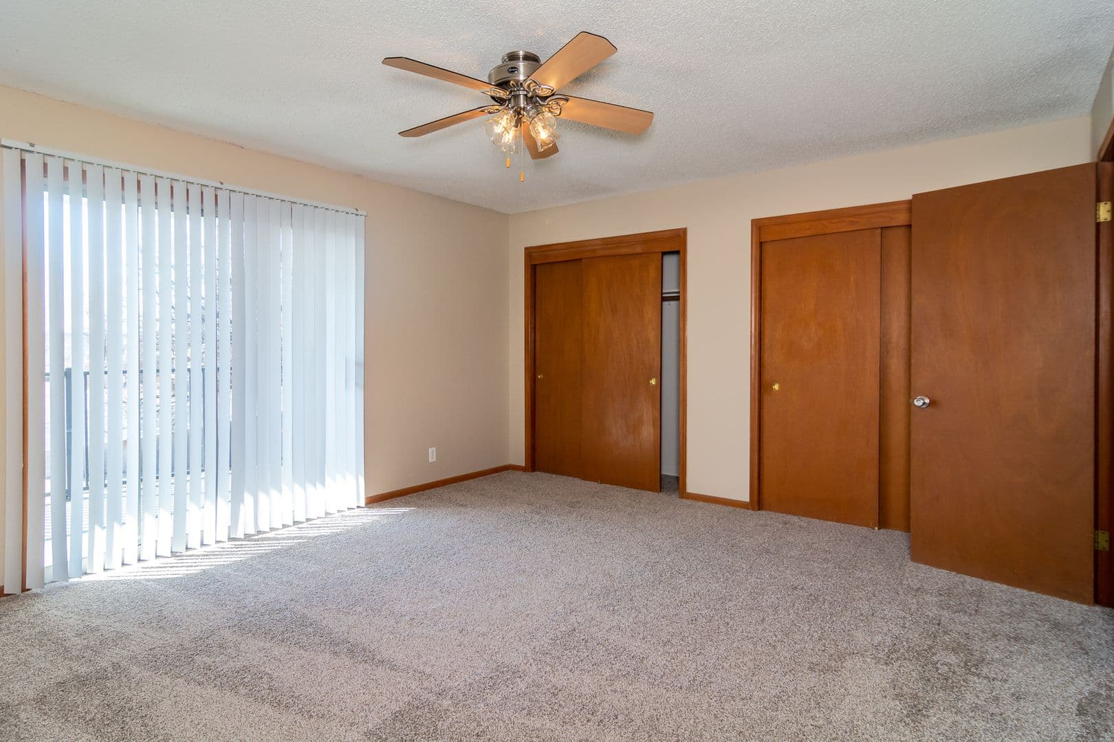 Omaha Apartment: 556 N 88th Plz