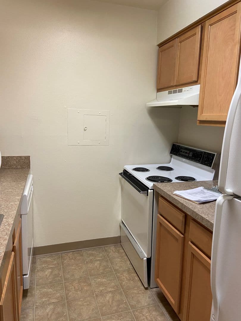 Omaha Apartment: 5806 S 141st Plz