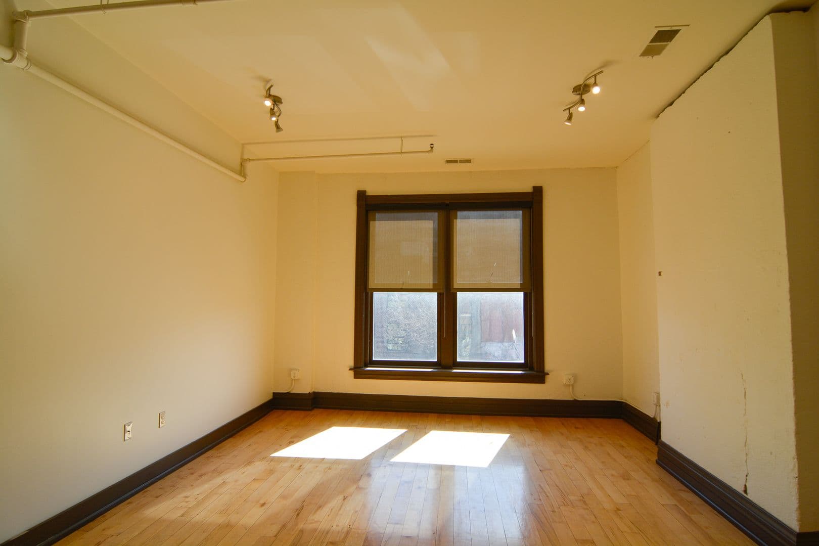 Omaha Apartment: 424 S. 12th Street