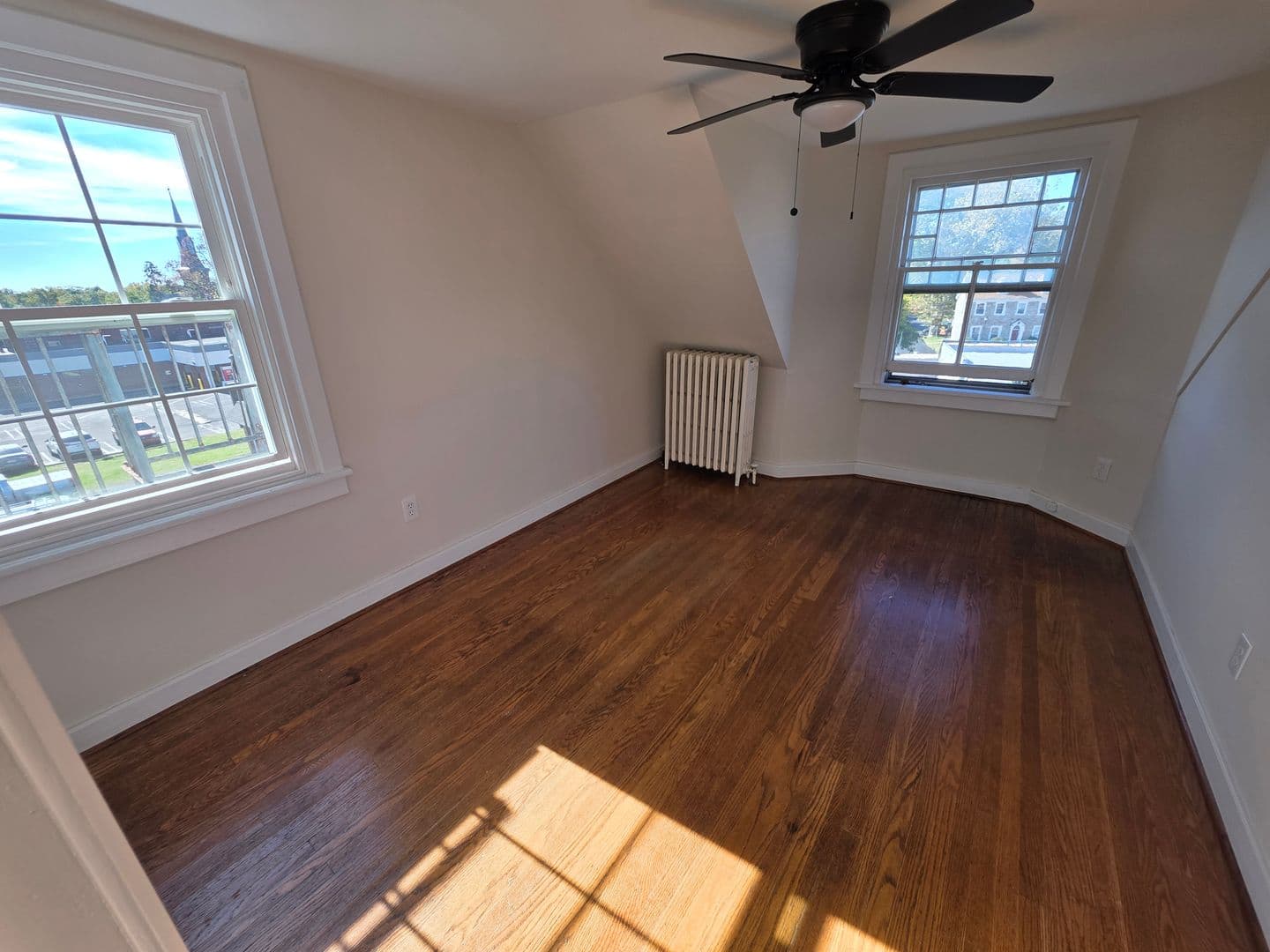 Abington Apartment: 1858 Guernsey Ave