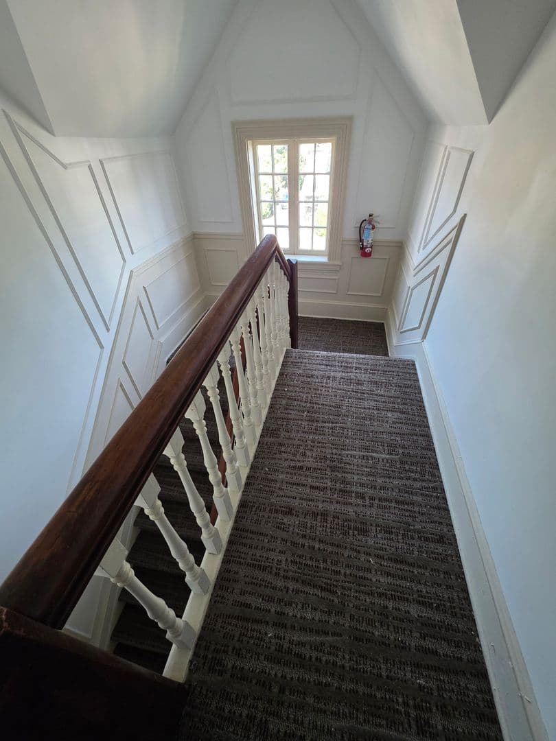 Abington Apartment: 1858 Guernsey Ave