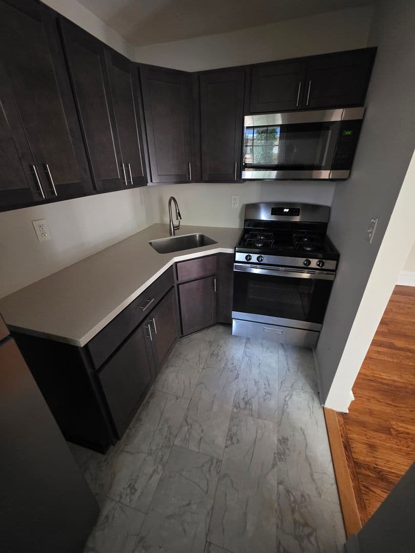 Jenkintown Apartment: 410 Linden Street