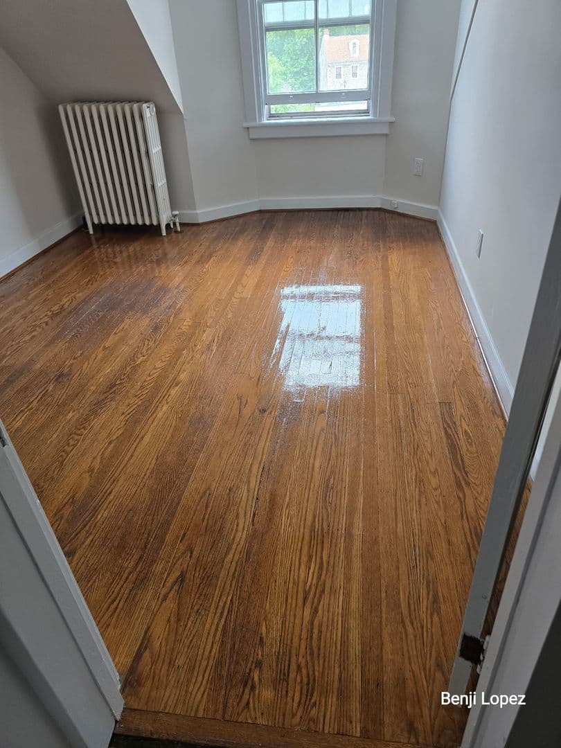 Abington Apartment: 1858 Guernsey Ave
