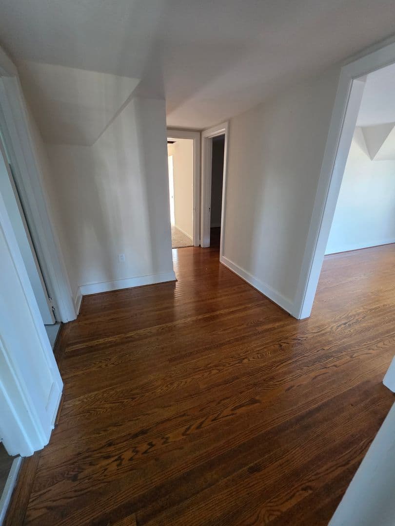 Abington Apartment: 1858 Guernsey Ave