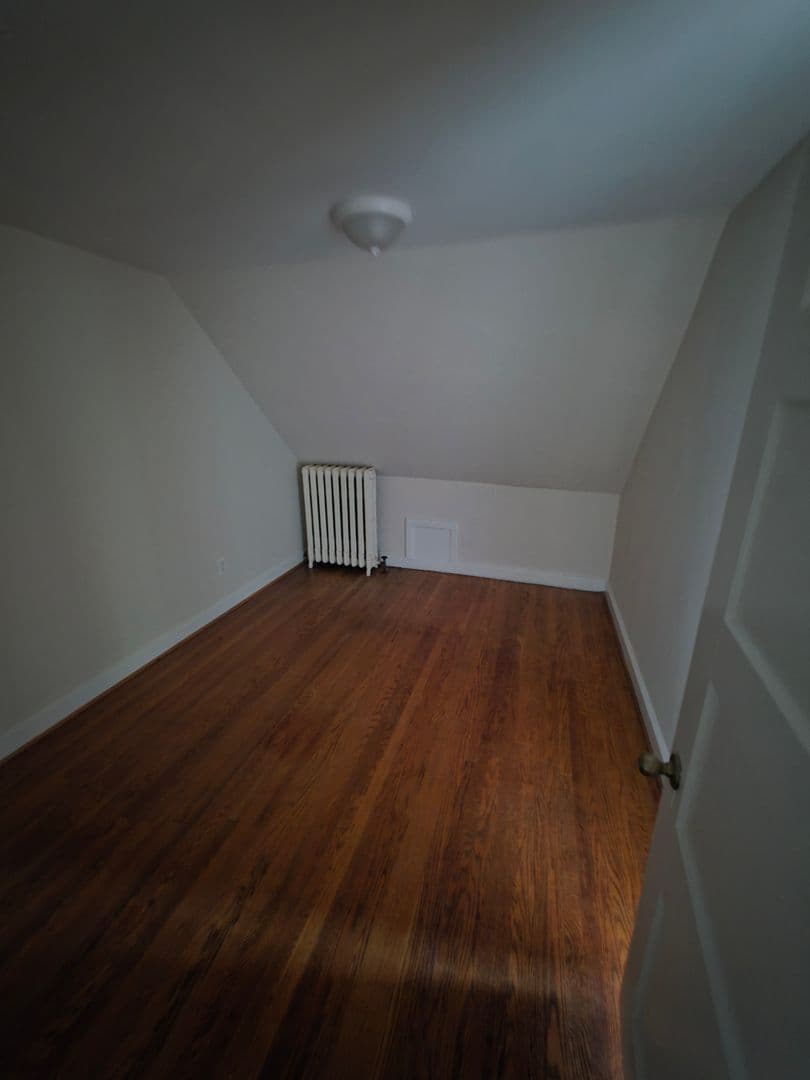 Abington Apartment: 1858 Guernsey Ave