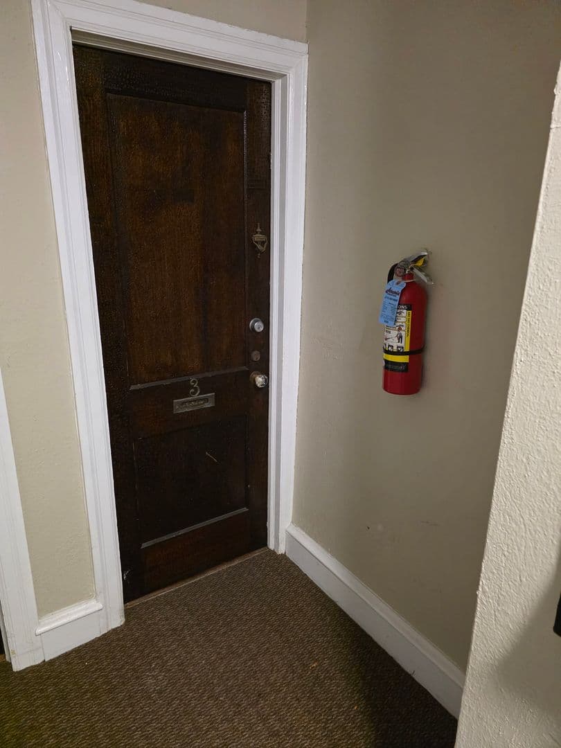 Jenkintown Apartment: 410 Linden Street