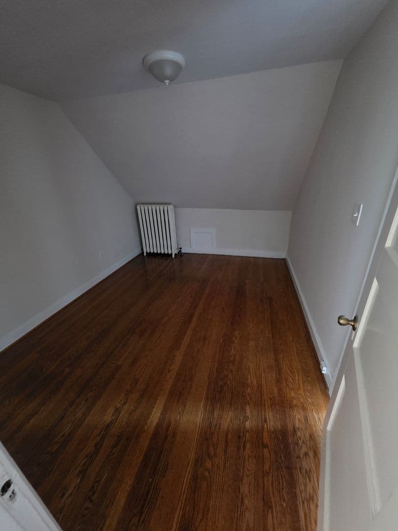 Abington Apartment: 1858 Guernsey Ave