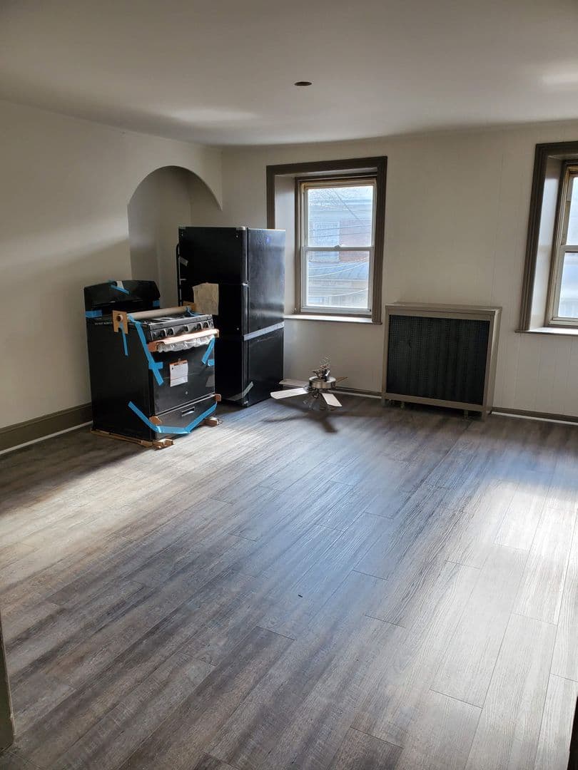 Langhorne Apartment: 101-103 East Maple Ave