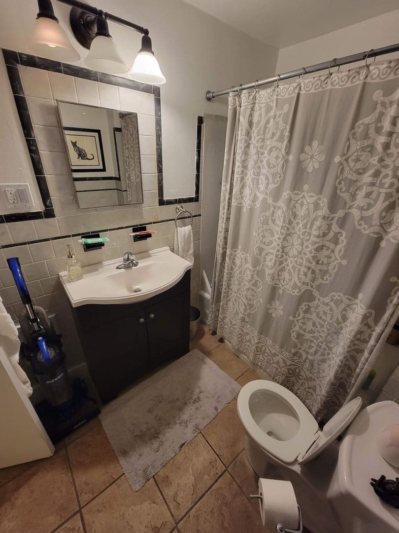 Rockledge Apartment: 5 Huntingdon Pike
